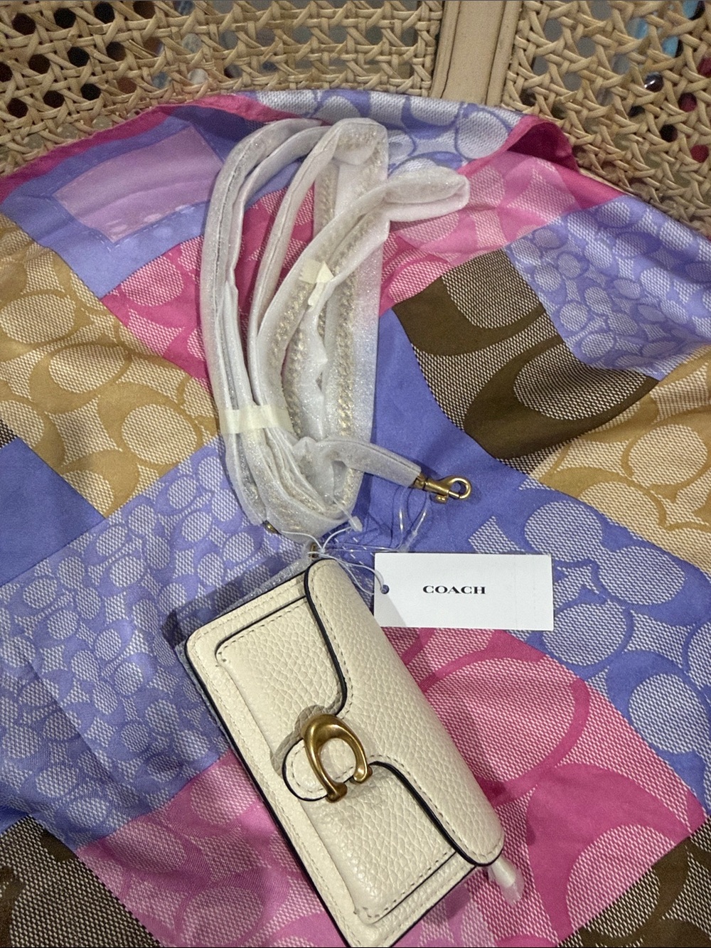 Coach  Tabby Cream Leather Card & Key Holder with Gold-Tone crossbody New